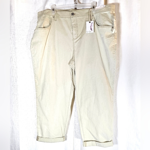 Jessica Simpson Pants - 2/$20 Jessica Simpson 18W Boyfriend Capri Pants